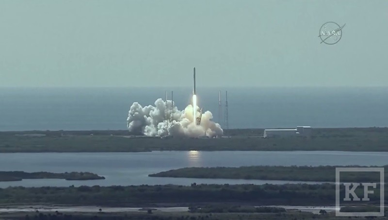 На старте с космодрома на мысе Канаверал (штат Флорида) потерпела крушение ракета Falcon 9. Ей предстояло вывести на орбиту космический грузовик Dragon с