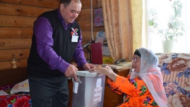 100-летняя Фатима Зигангирова из Азнакаевского района приняла участие в выборах президента России