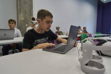 Причины и сроки приостановки пока неизвестны.