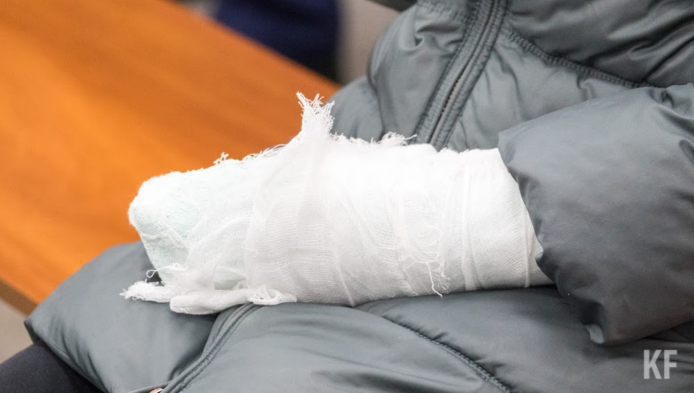 Мужчина выдал подчиненному неисправную самодельную пилу.