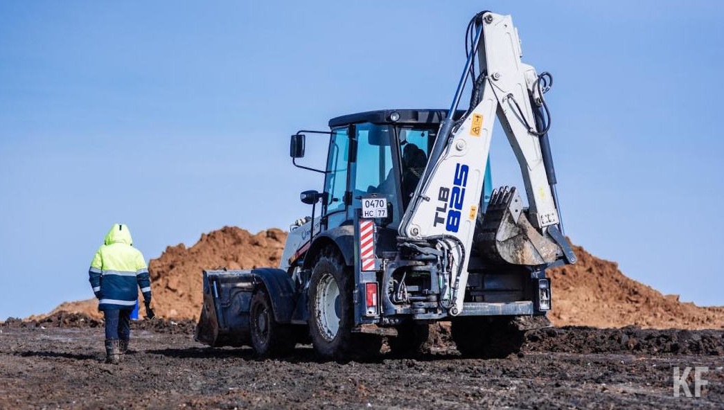 Подкормка озимых и многолетних трав по мерзлой почве уже стартовала в Азнакаевском