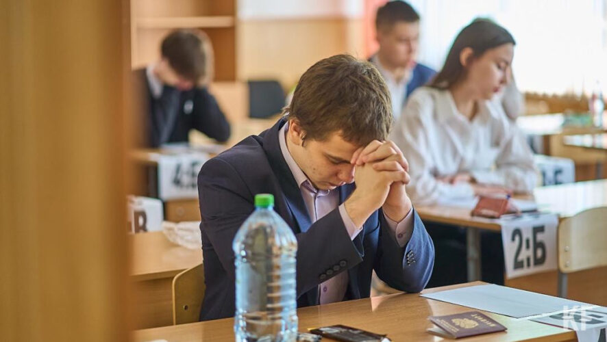ЕГЭ сдавали 16 тысяч выпускников.