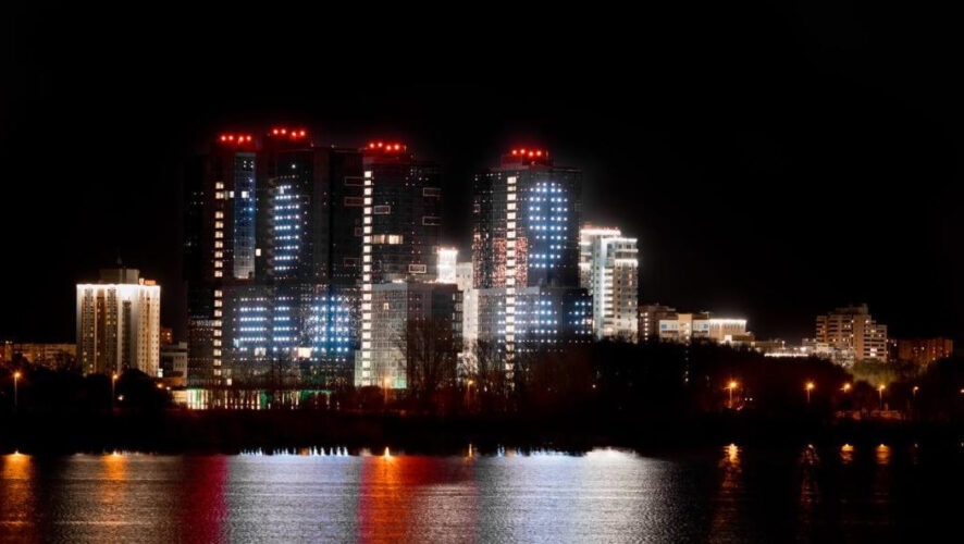 Накануне группа компаний &laquo;СМУ-88&raquo; завершила техническую настройку нового сценария архитектурной подсветки ЖК Atlantis Deluxe.