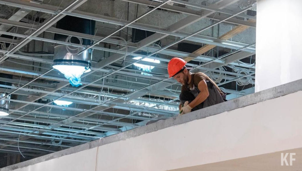 В стране наблюдается дефицит инженерных кадров.