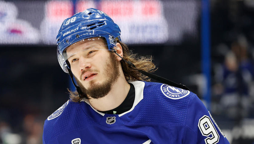 Удостоверение и значок прислали родителям хоккеиста в Нижнекамск.