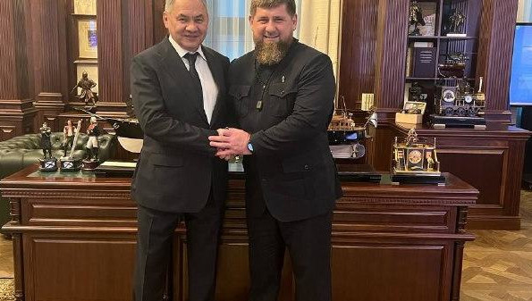 Глава Чеченской республики в рамках рабочего визита в Москву встретился с министром обороны России.