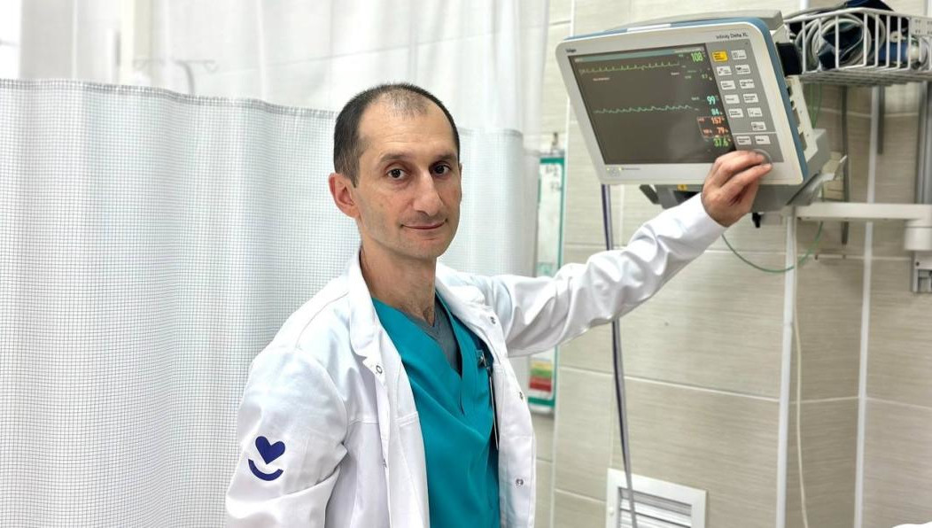 У ребенка начались в самолете судороги.