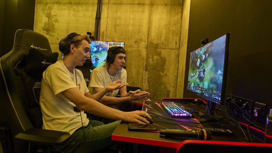 Совсем скоро Казань прибавит себе статус киберспортивной столицы России. Обозреватель KazanFirst Артур Еникеев пытается разобраться