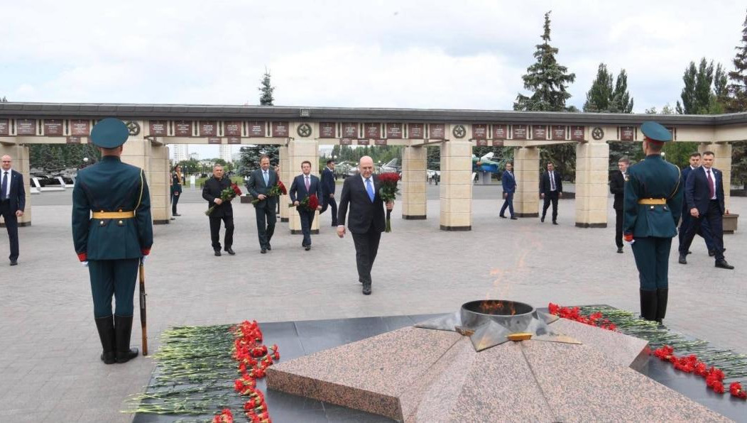 Политики почтили память воинов