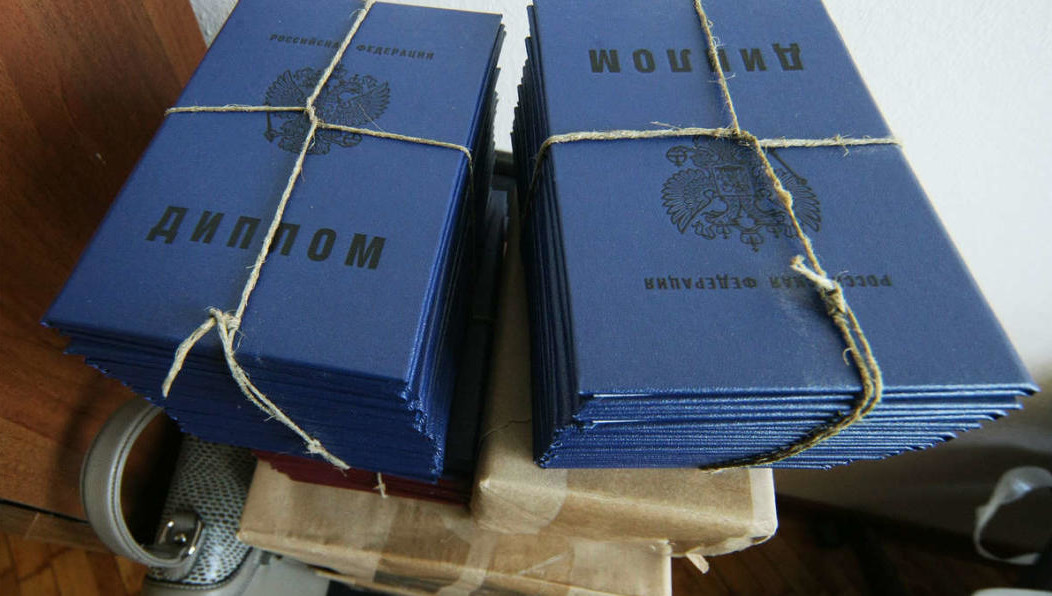 Эксперимент проводился в три этапа.