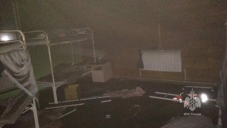 Из здания самостоятельно вышли 14 человек.