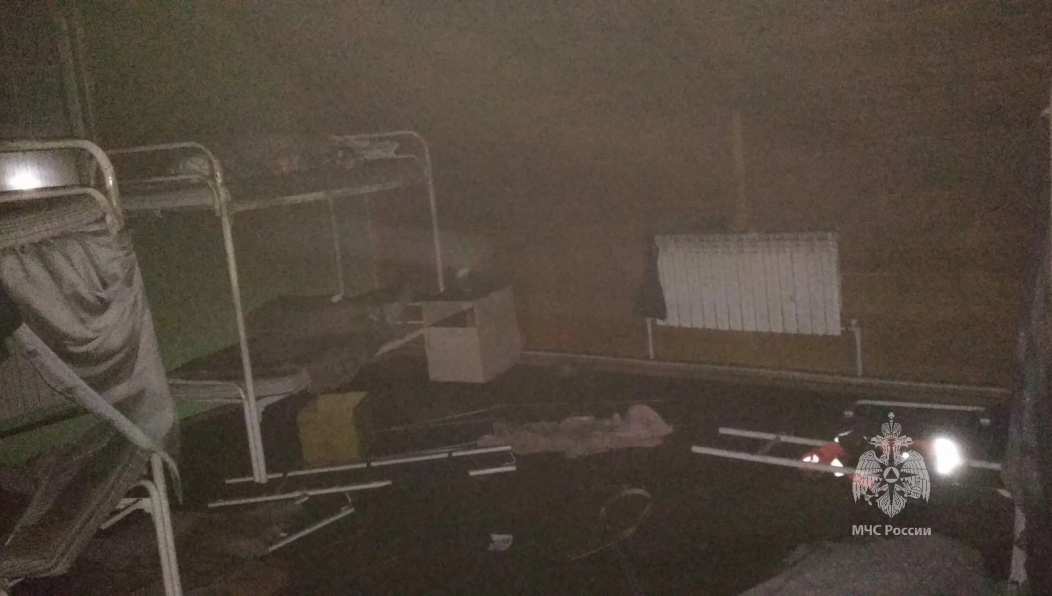 Из здания самостоятельно вышли 14 человек.