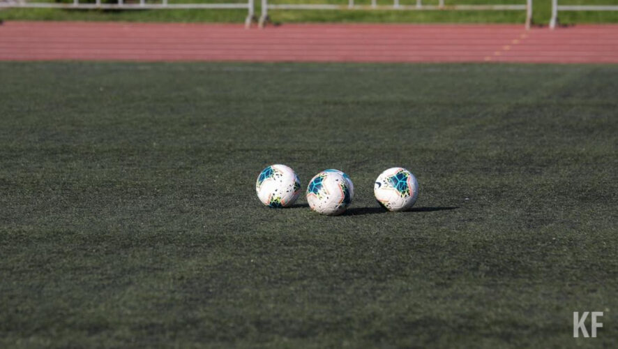 Большинство подписавших контракт спортсменов - сербы.