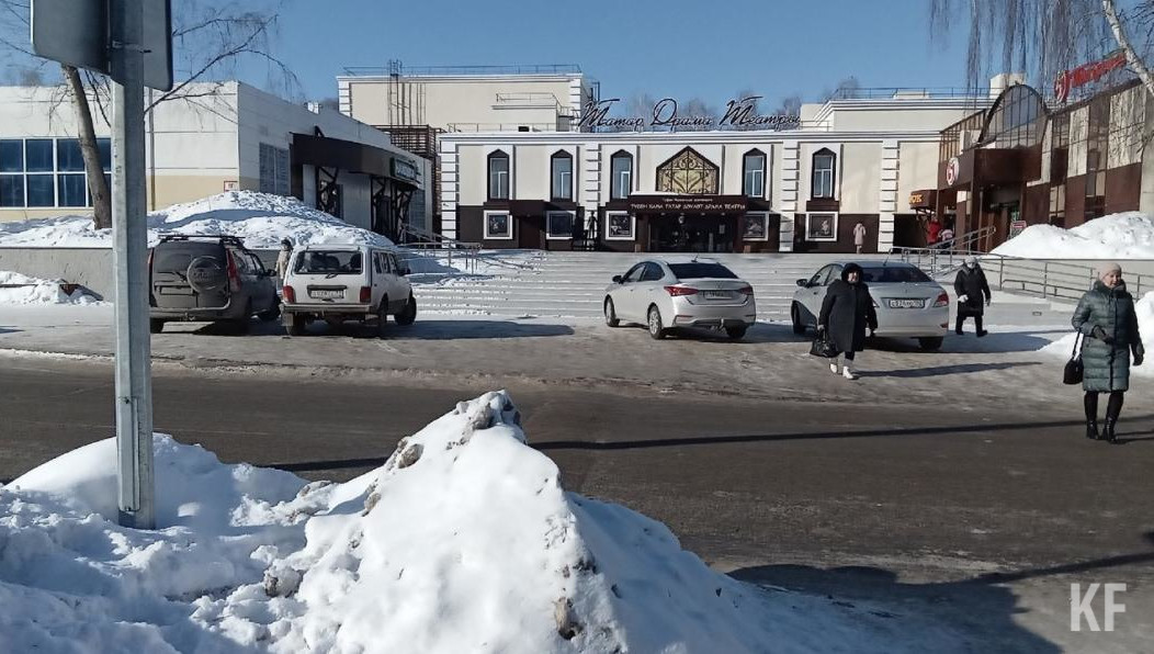 Речь идет о благоустроенной площадке у драмтеатра.