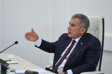 Президент Татарстана провел совещание по вопросам социально-экономического развития города и района.