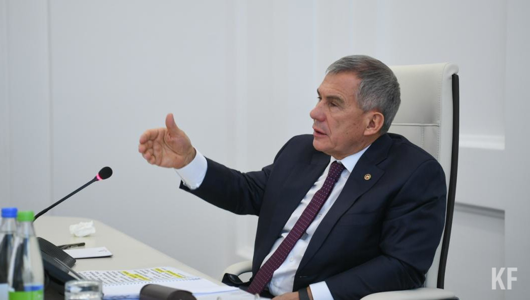 Президент Татарстана провел совещание по вопросам социально-экономического развития города и района.