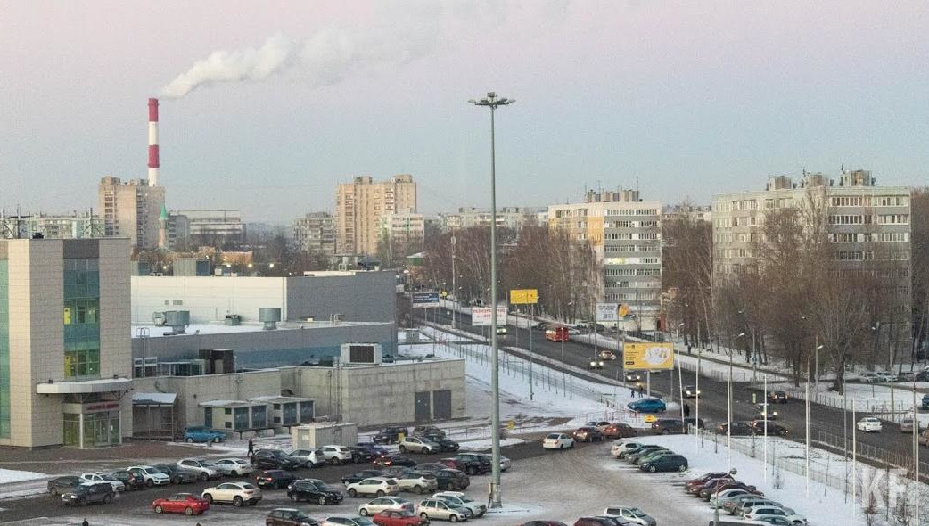 Речь идет о феноле и аммиаке.