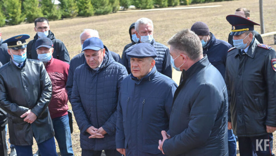 Рустам Минниханов с аграриями обсудил ход полевых работ.