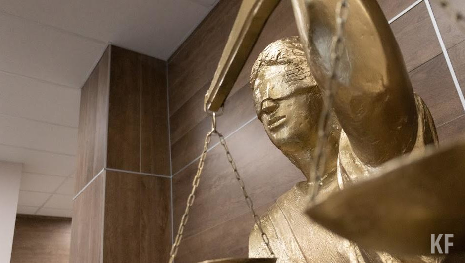 Ввести высшую меру наказания для педофилов предложила детский омбудсмен Подмосковья.