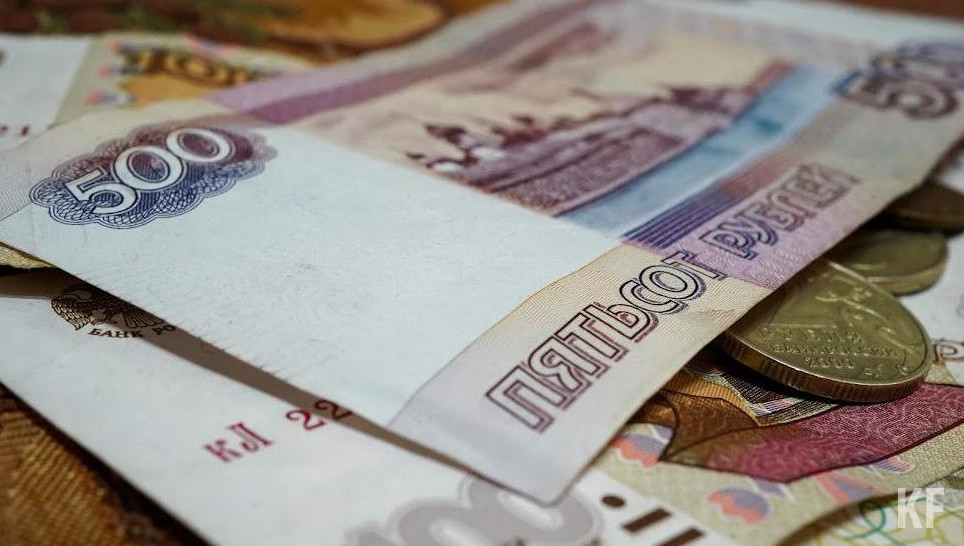 Долг по зарплате накопился за два месяца.