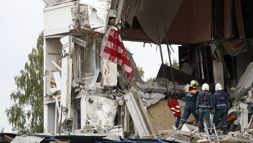 Шестеро из них госпитализированы.