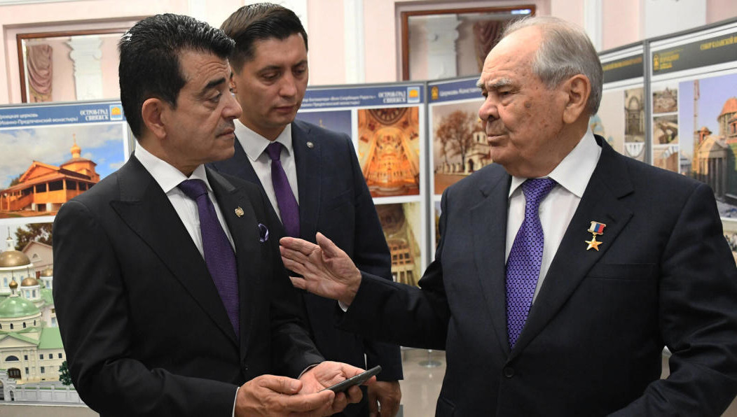 Диалог был посвящен развитию сотрудничества и другим темам.