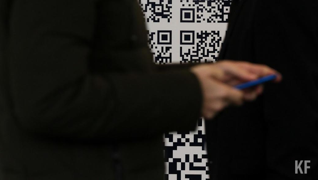 Он хотел приобрести подарочный сертификат для своей девушки