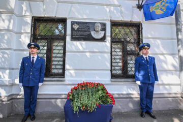 Открытие мемориальной доски прошло в день рождения Кафиля Амирова.