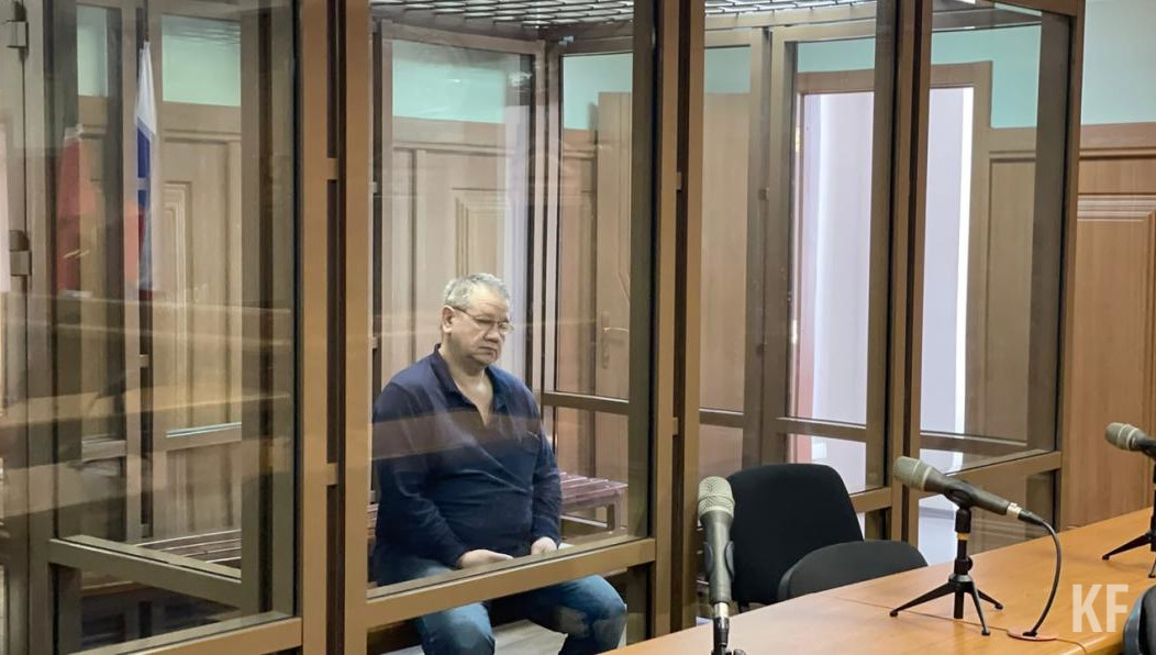 Суд приступил к изучению письменных материалов по делу Рената Зиннурова.