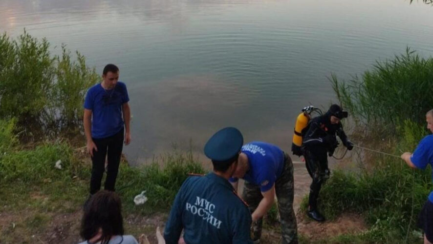 Спасатели нашли тело в 30 метрах от берега.
