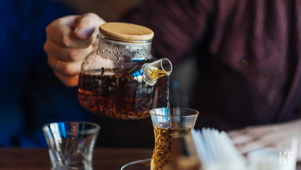 Горячая жидкость повреждает клетки внутренней поверхности пищевода