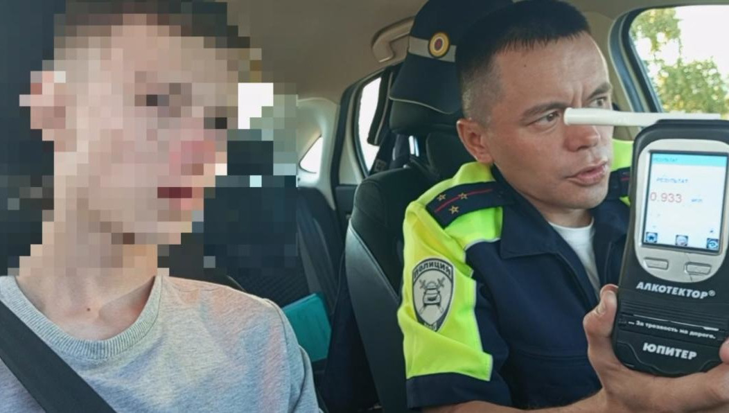 Лихач за рулем авто влетел в дерево.