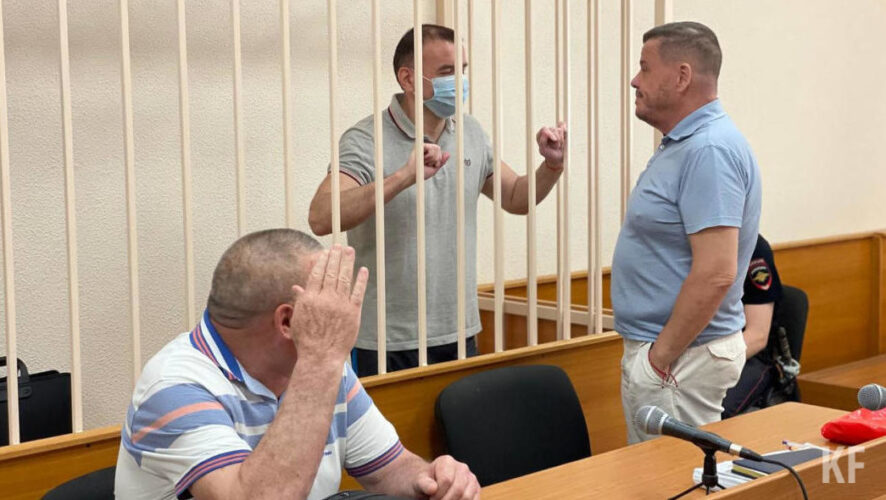 Рафаэль Габбазов устраивал незаконные проверки в местном кафе и требовал с руководства миллион рублей за их прекращение.