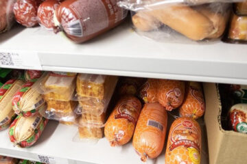 Всего на предварительную экспертизу в лабораторию отправили 20 колбас разных производителей.