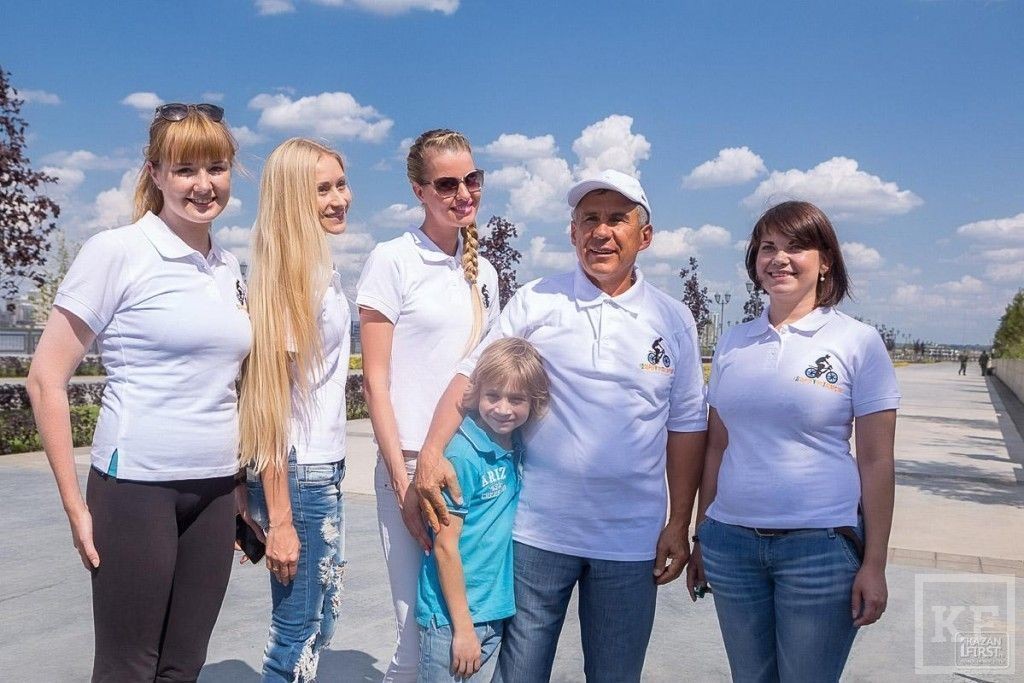 Встреча Рустама Минниханова с организаторами флешмоба «Доброе утро, Татарстан»