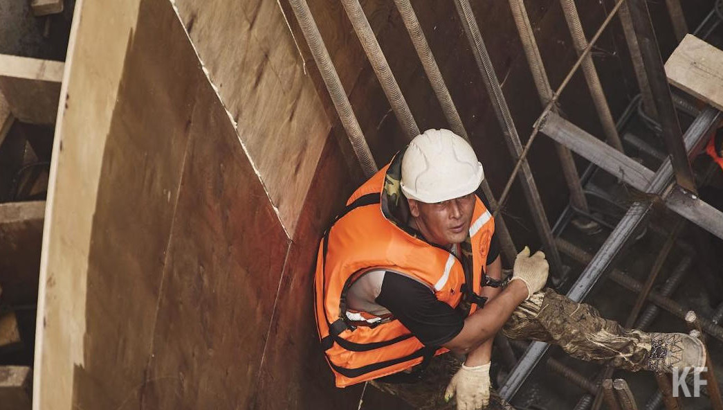 В настоящее время также осуществляется капремонт Лисичанской центральной городской многопрофильной больницы.