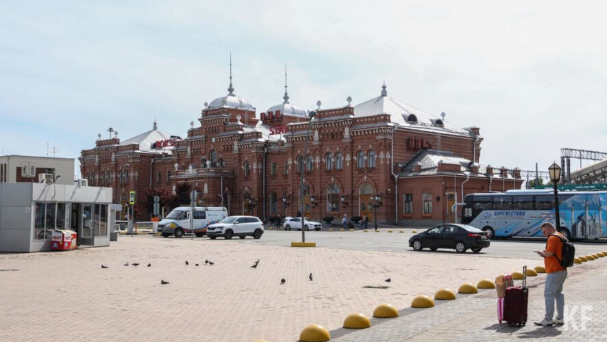 В первом полугодии припаркованных автомобилей без номеров стало в четыре раза меньше