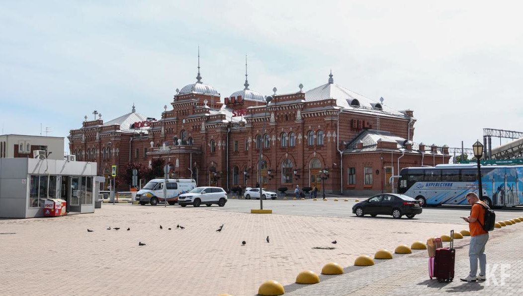 В первом полугодии припаркованных автомобилей без номеров стало в четыре раза меньше