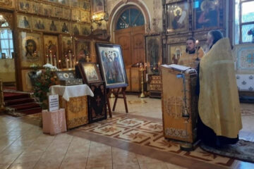 Также в город доставят иконы с частицами мощей священномученика Киприана и мученицы Иустины.