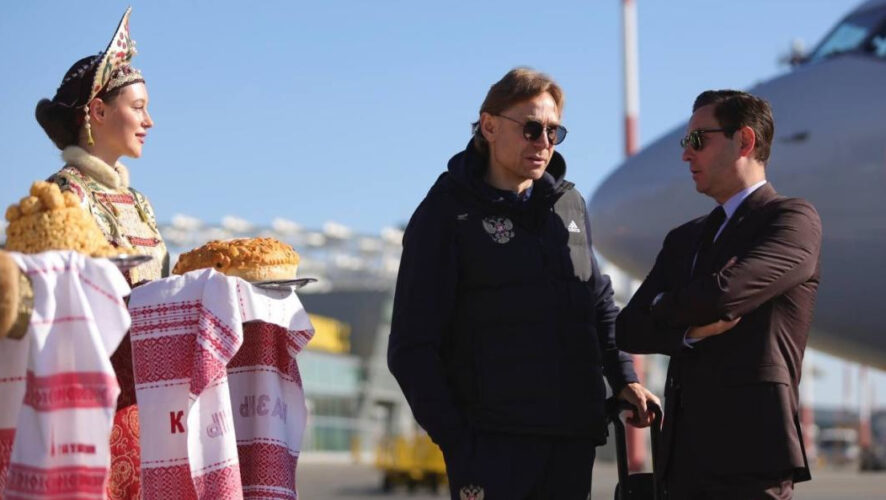 В аэропорту команду встречал министр спорта РТ.