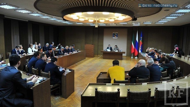 Вчера в  мэрии состоялся круглый стол с участием депутатов фракции политической партии “Единая Россия”