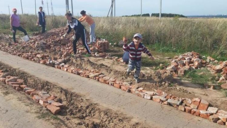 В селе Печищи Верхнеуслонского района республики татарстанцы сделали ремонт дороги в новом микрорайоне.