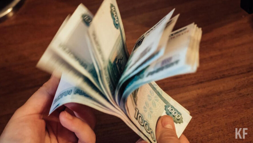 В январе-августе 2023 года номинальное денежное вознаграждение же составило 58 902 рубля.