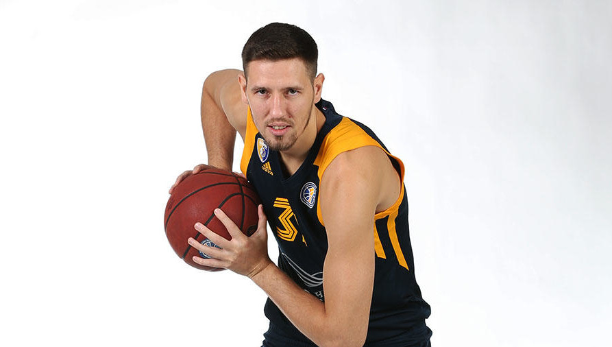 Контракт с игроком рассчитан на один год.