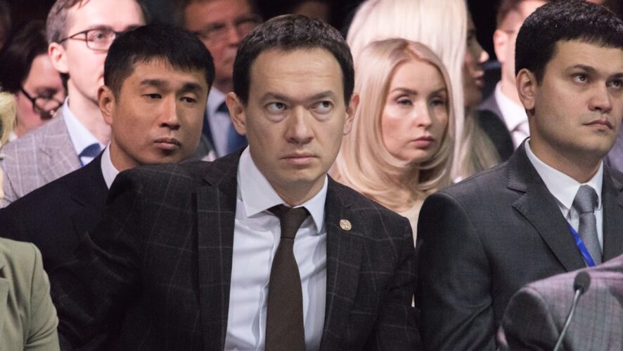 а люди тем временем ютятся