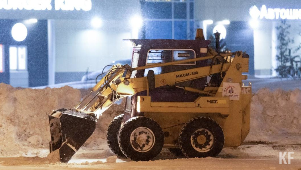 Средний возраст сотрудников - 50-54 года.