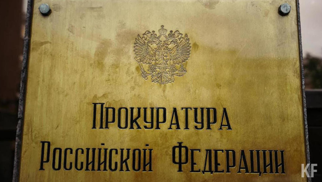 Безутешная мать не отдает тело сына.