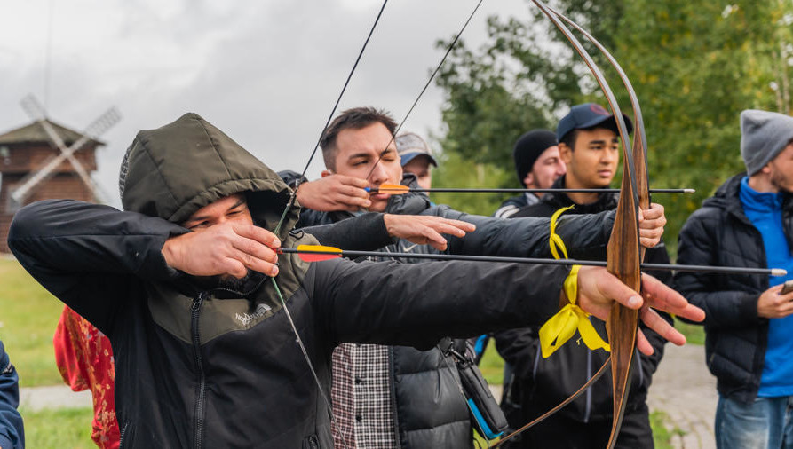 На мероприятие прибыли 100 участников из разных республик и стран.