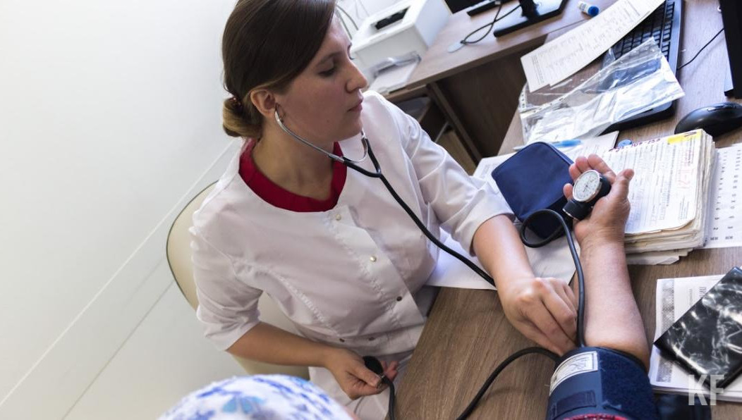 При этом тесты на COVID-19 дают отрицательный результат.