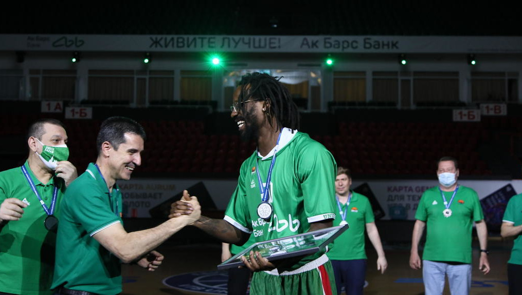 На встречу с командой пришёл и министр спорта Республики Татарстан Владимир Леонов.